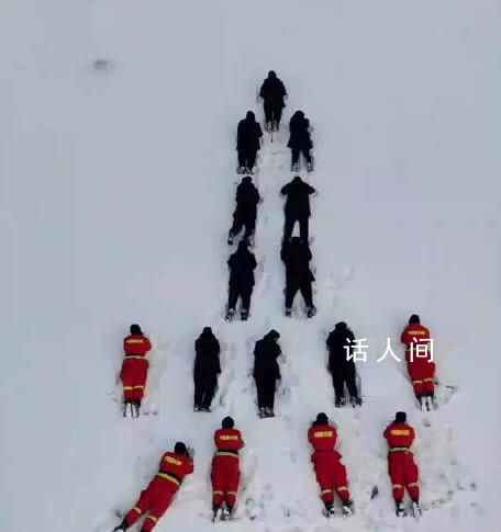 消防員雪地模擬火箭發射 全網點贊量超150萬
