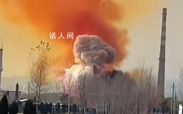 河南一企業爆炸天空布滿橙色煙霧 修武縣五里源鄉馬坊村北強盛木業發生火情