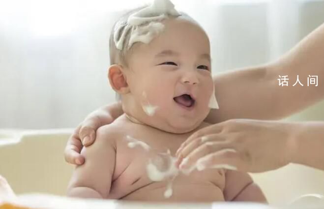 天價(jià)母嬰消費(fèi)收割廉價(jià)爸媽 只要貼上嬰兒標(biāo)簽價(jià)格就能翻5倍