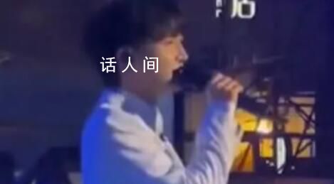 周深曾直接拒絕演唱現(xiàn)場放人聲伴奏 表示自己不太喜歡那樣