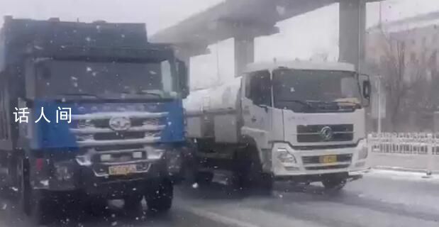 青島辟謠灑水車雪天上路灑水 是播灑液體融雪劑