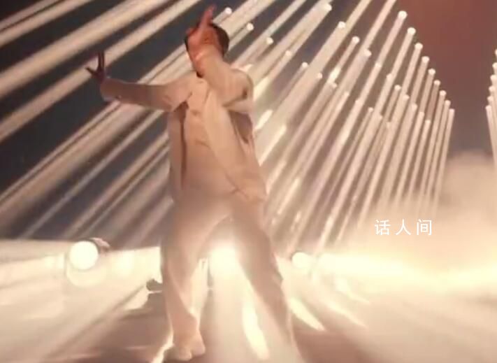 69歲成龍打拳氣勢不輸少年時 招式一出眼前立刻浮現(xiàn)老功夫電影