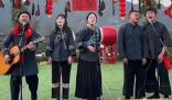 年輕人回村自辦晚會熱鬧堪比春晚 看到原生態的表演年味就來了