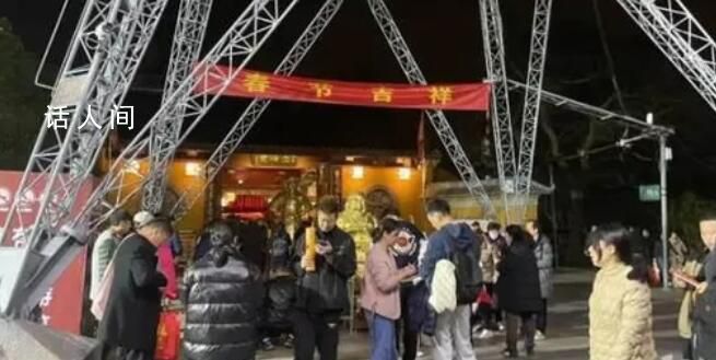 靈順寺凌晨3點全是人:根本擠不上