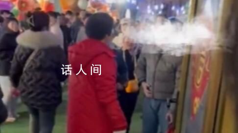 景區(qū)將男廁改成女廁 男子帶隊闖入