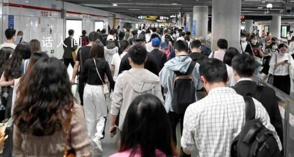 假期余額不足 下周還要連上6天班