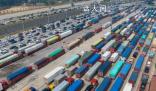 海口三港待渡車(chē)輛溢出路面 港口正全力疏運(yùn)中