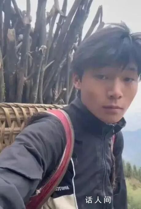 大學生寒假給爺爺奶奶劈柴700多斤 感動了眾多網友