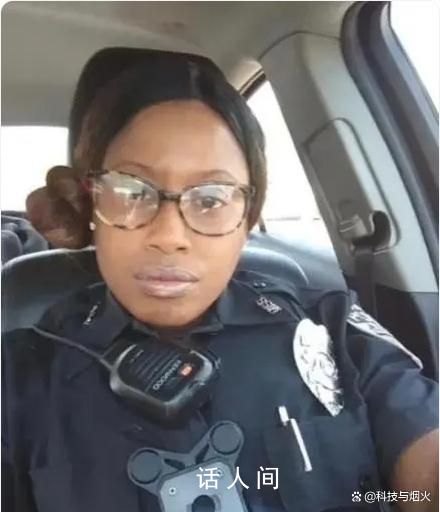 美國警察執(zhí)勤時進店偷鞋 已在美國哥倫布市警局就職兩年