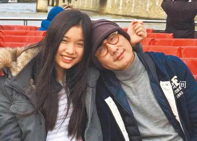 包小柏用AI"復活"女兒為妻子慶生 “女兒”還為媽媽唱了一首生日歌