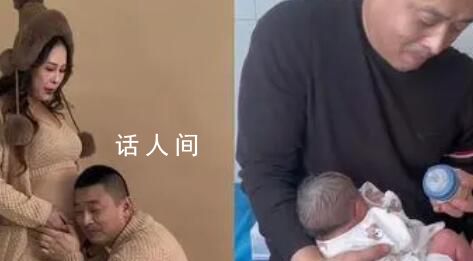 53歲媽媽給25歲女兒生了個弟弟 全家人都很開心