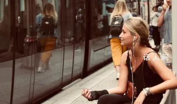 耳機連續使用的影響有哪些 長時間戴耳機的危害是什么