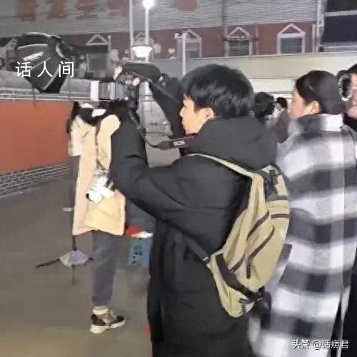 大三男生黃鶴樓拍照月賺8000元 半年沒向家里要生活費(fèi)