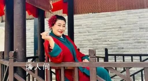 開封王婆5年前的視頻仍顯工作熱情 全程保持微笑