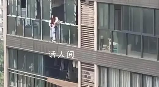 胡錫進談女子高空拋下孩子 此舉太過殘忍