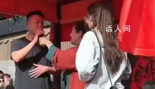 已婚男稱上王婆說媒是想讓妻子回國 妻子崩潰