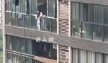 胡錫進(jìn)談女子高空拋下孩子 此舉太過殘忍