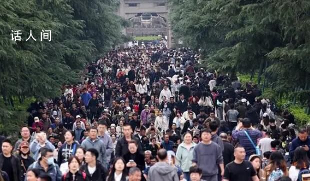 文旅消費(fèi)拉動(dòng)經(jīng)濟(jì)“上春山” 春日經(jīng)濟(jì)活力滿滿暖意融融