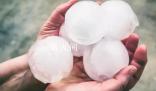 廣東多地突降暴雨冰雹密集砸地 游客野餐措不及防